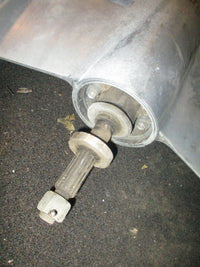 Load image into Gallery viewer, Yamaha OX66 225hp 2 stroke outboard 25in shaft lower unit
