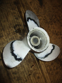 Load image into Gallery viewer, Tohatsu 9.8 4 stroke outboard aluminum prop
