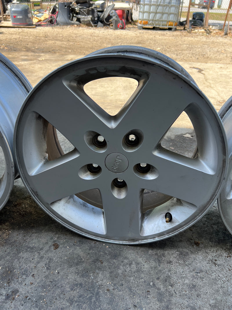 Jeep 5 lug rim set 18" (sizes in photos) SET OF 5