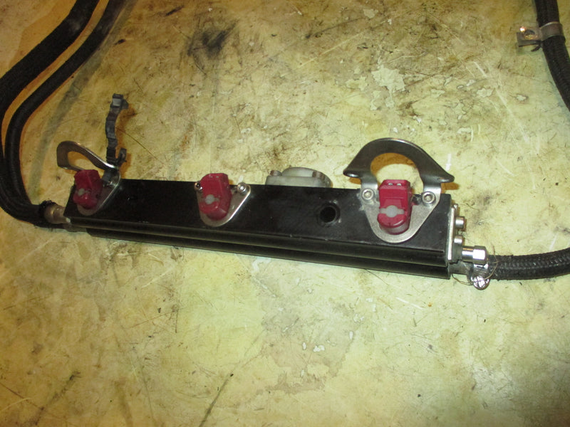 Mercury Optimax 225hp 2 stroke outboard Fuel Rail & Injector Set