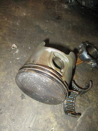 Load image into Gallery viewer, Yamaha SWS 225hp 2 stroke outboard starboard piston and rod (62J-01)
