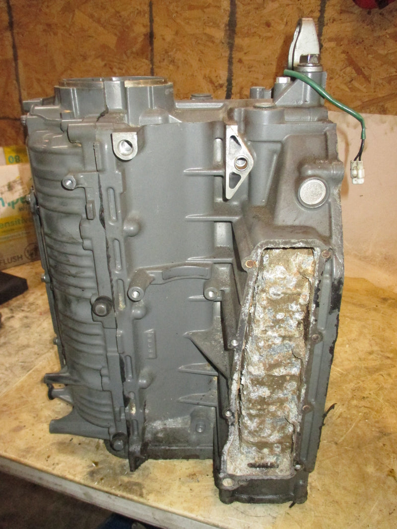 Suzuki DF115 115hp outboard crankcase block SOLD AS IS