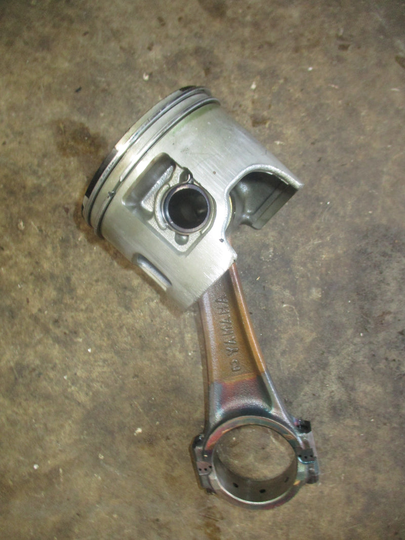 Yamaha OX66 200hp 2 stroke outboard starboard piston and rod (6R5-11)