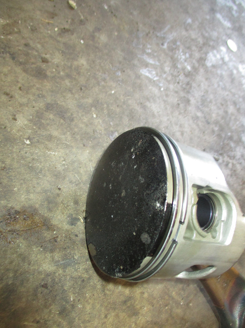Yamaha OX66 200hp 2 stroke outboard starboard piston and rod (6R5-11)