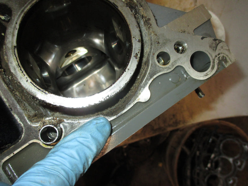 Suzuki DF115 115hp outboard crankcase block SOLD AS IS
