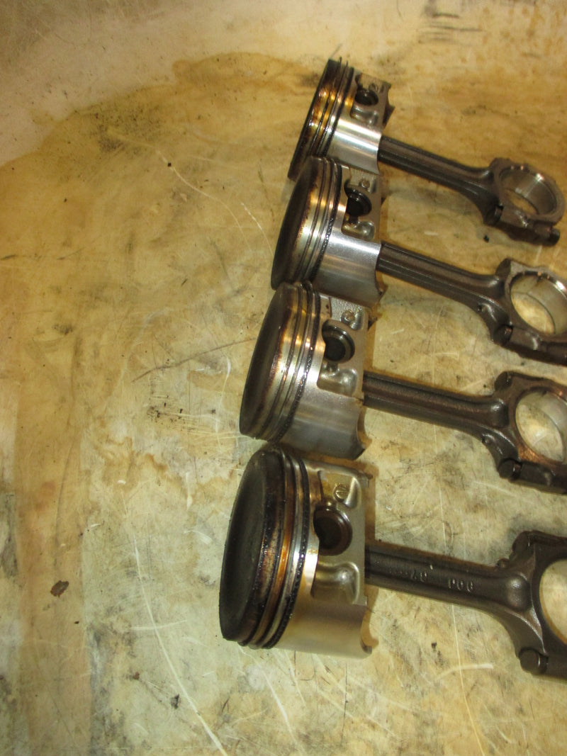 Suzuki DF115 115hp outboard piston and rod set (12111-90J01)