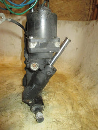 Load image into Gallery viewer, Johnson 90hp 2 stroke outboard Tilt trim unit
