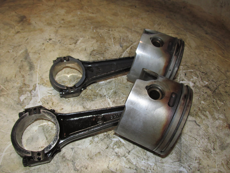 Johnson 115hp 60 Degree 2 Stroke Outboard Port Piston and Rod SET OF 2 (436242)