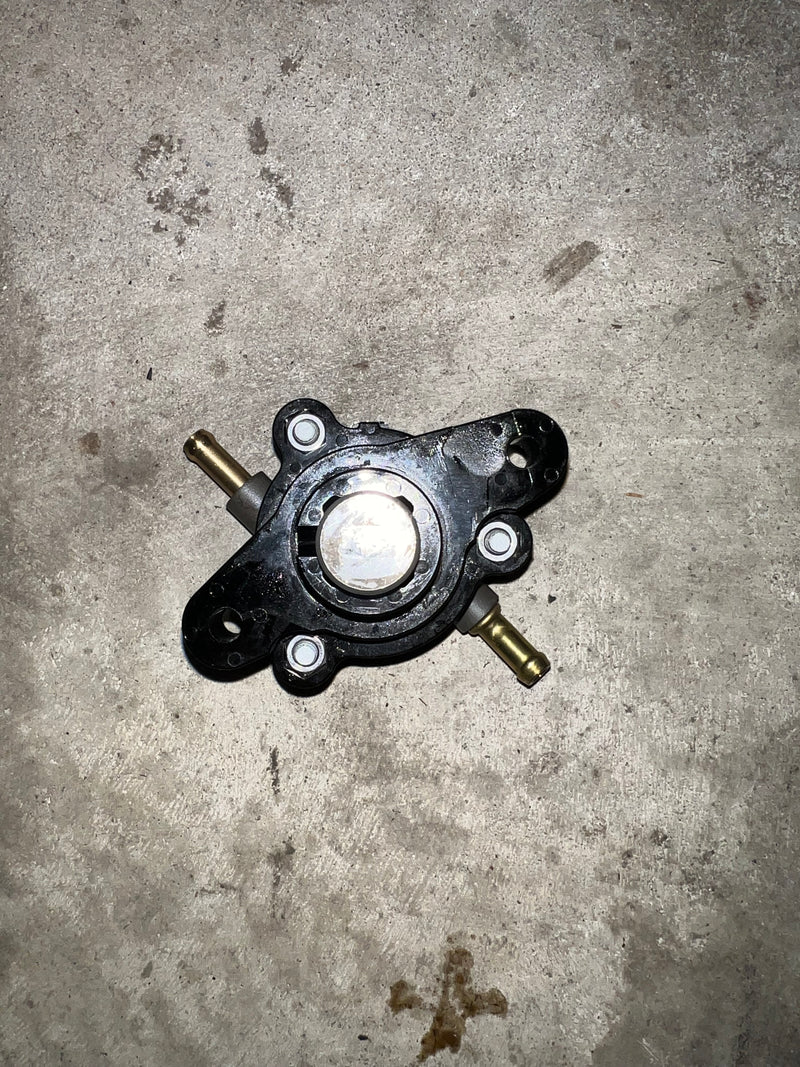 Yamaha 150hp 4 stroke outboard Fuel Pump (63P-24410-20-00)