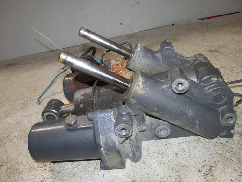 Yamaha 3.3L 200hp 4 Stroke Outboard Tilt Trim Unit (69J-43800-01-4D)