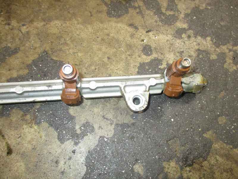 Suzuki DF175 outboard fuel rail and injector set (15751-96J00)