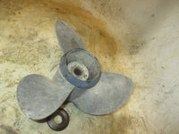 Load image into Gallery viewer, Johnson 90hp 2 Stroke outboard Aluminum Propeller 13 3/4 X 15 (391198)
