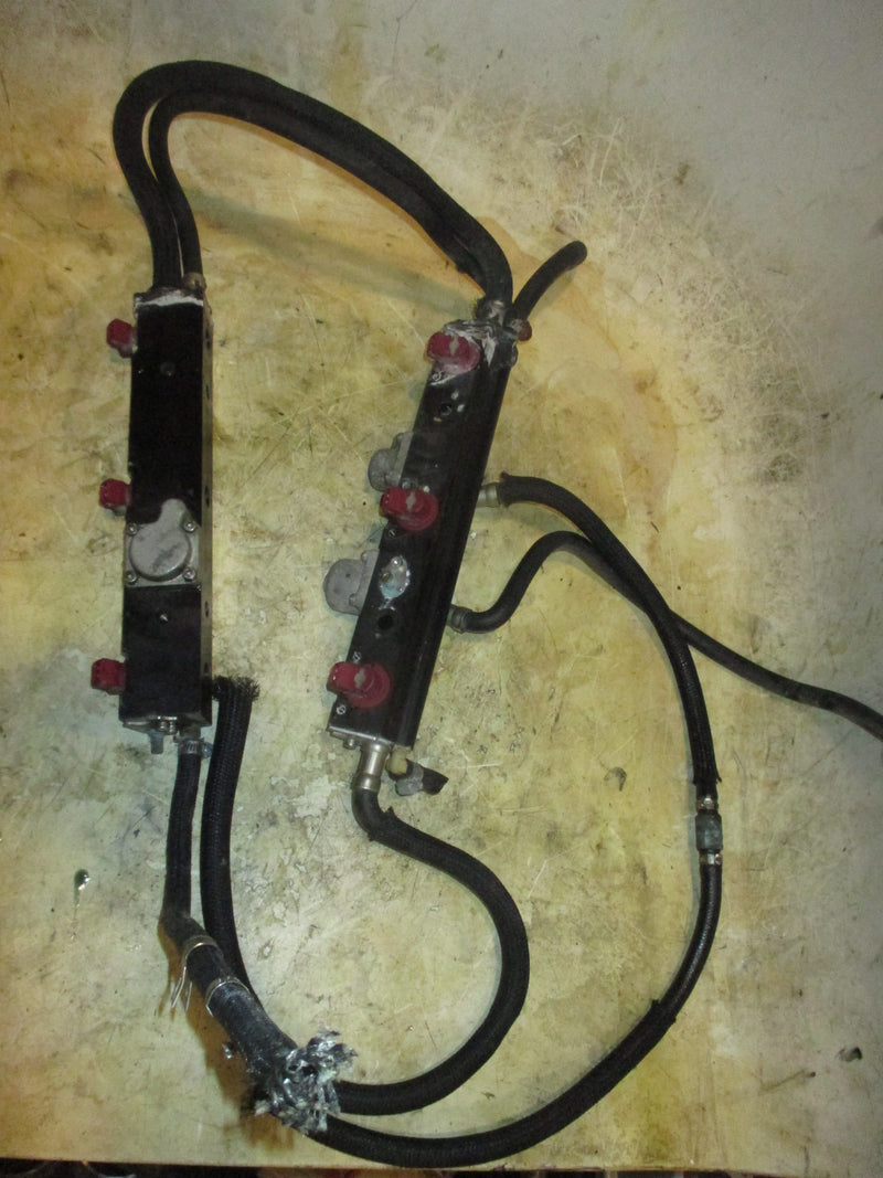 Mercury Optimax 225hp 2 stroke outboard Fuel Rail and Injector Set (858259)