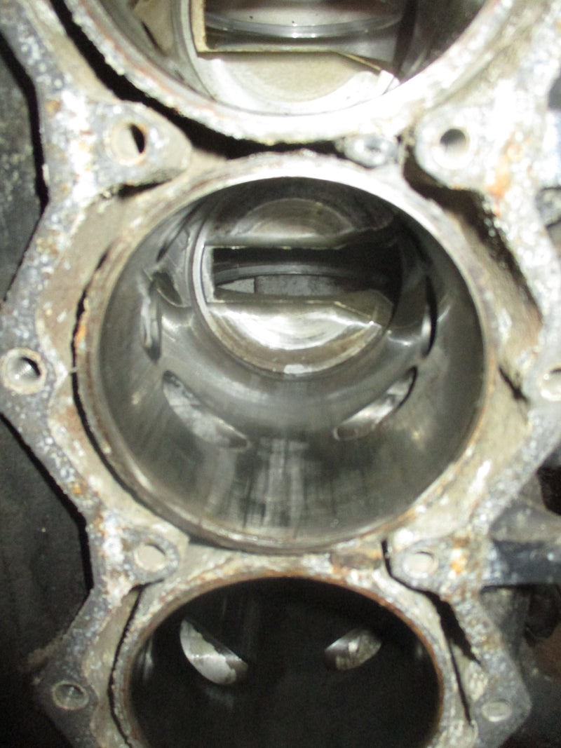 Evinrude 175hp 2 Stroke outboard Crankcase Block