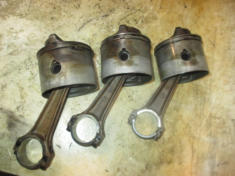 Evinrude 175hp 2 Stroke outboard Piston and Rod Set of 3 (325641)