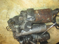 Load image into Gallery viewer, Evinrude 175hp 2 Stroke outboard Tilt Trim Unit (328718)
