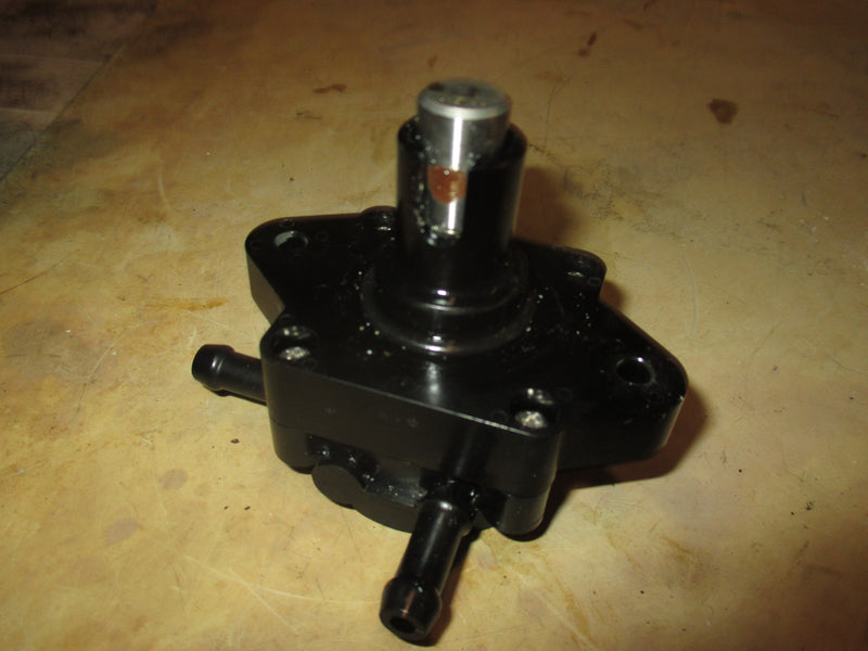 Johnson/Suzuki 140hp 4 stroke outboard fuel pump (15100-90J10)