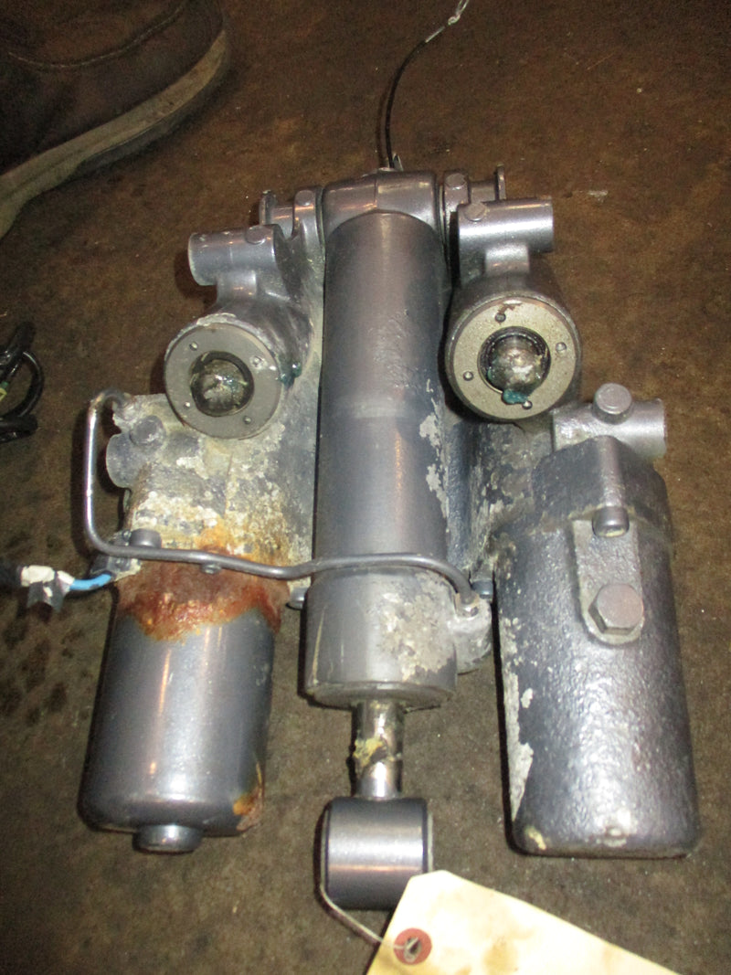 Yamaha 250hp 4 stroke outboard tilt trim unit