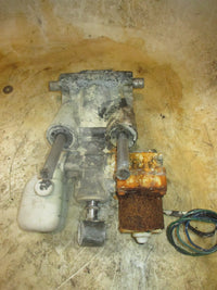 Load image into Gallery viewer, Johnson 120/140hp 2 Stroke outboard Tilt Trim Unit Showa
