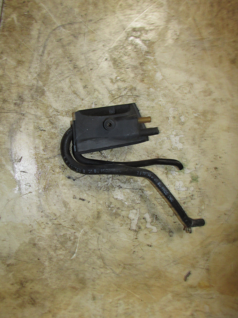 Johnson 175hp 2 Stroke Outboard Fuel/Oil hose connector
