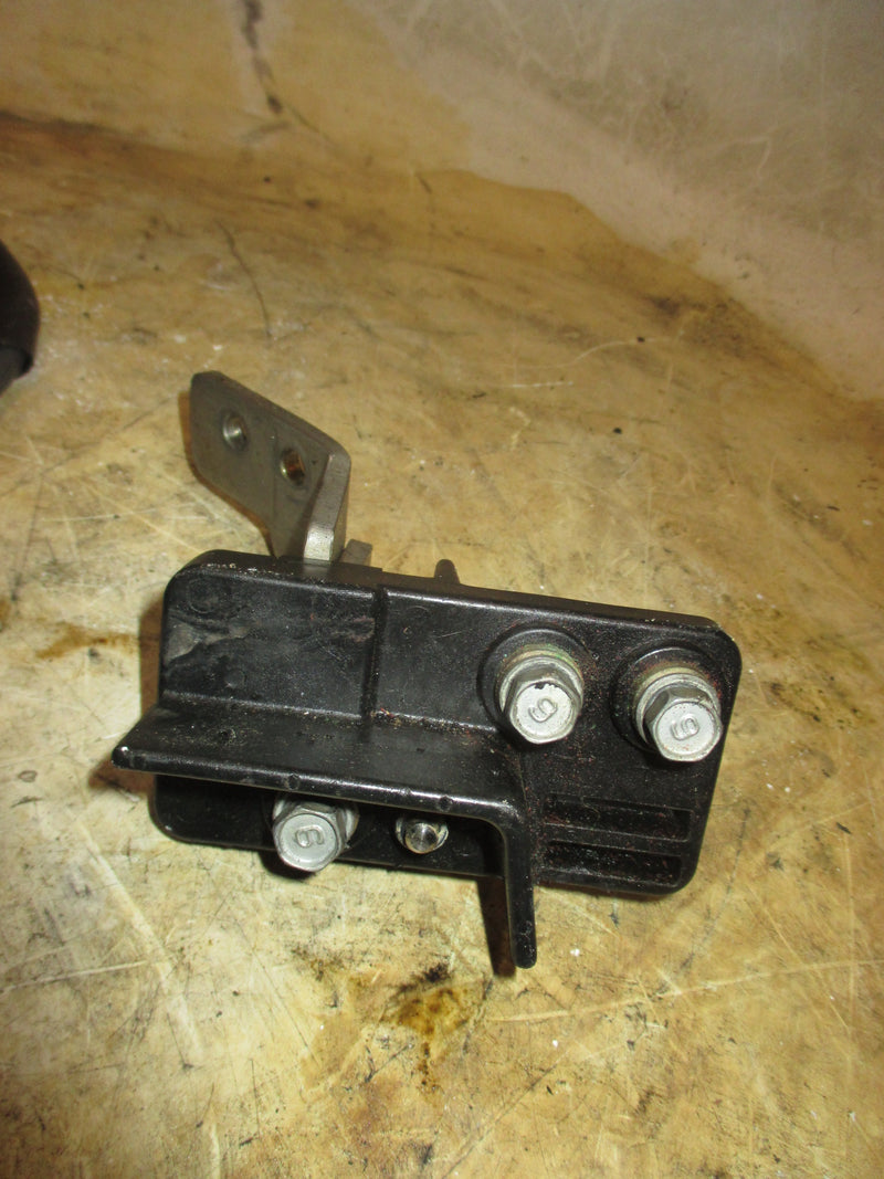 Yamaha 350hp 4 stroke outboard battery lug (6AW-81925-00)