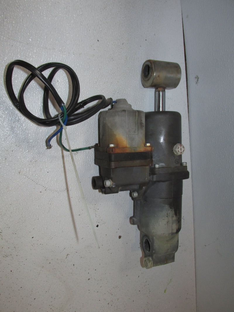 Suzuki DF70 70hp Outboard Tilt Trim Unit