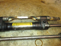 Load image into Gallery viewer, Yamaha 350hp 4 stroke outboard seastar tournament hydraulic steering cylinder
