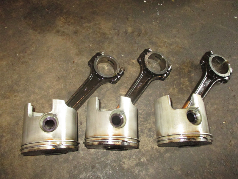 Mercury 200hp optimax 3.0L outboard starboard piston and rod set of 3