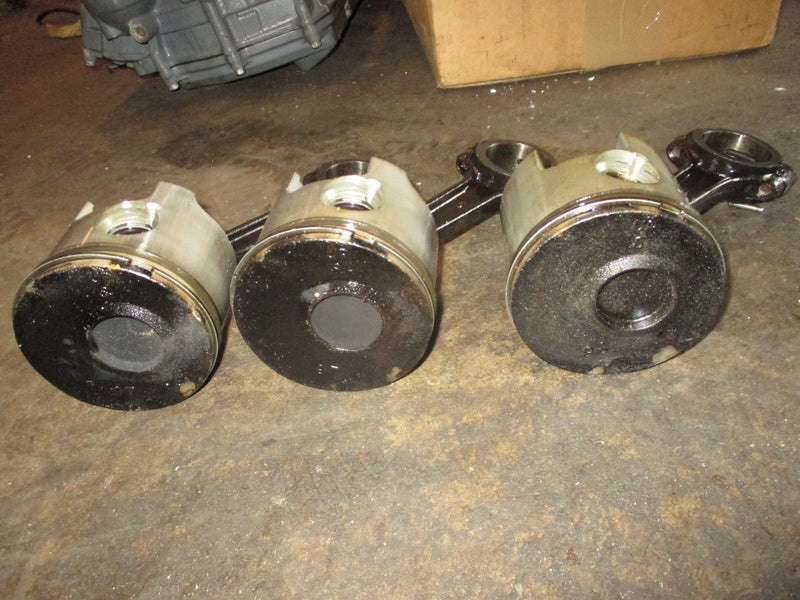 Mercury 200hp optimax 3.0L outboard starboard piston and rod set of 3