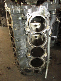 Load image into Gallery viewer, Yamaha 350hp 4 stroke outboard crankcase block (6AW-00)
