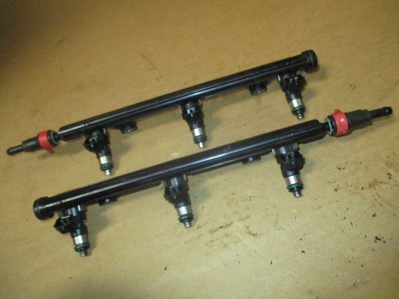Yamaha 4.2L 300hp 4 stroke outboard fuel rail and injector set (6AW-13761-00)