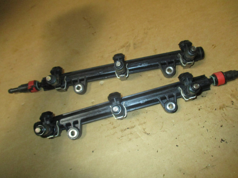 Yamaha 4.2L 300hp 4 stroke outboard fuel rail and injector set (6AW-13761-00)