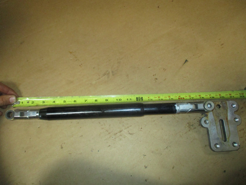 Yamaha 4.2L 300hp 4 stroke outboard tie bar