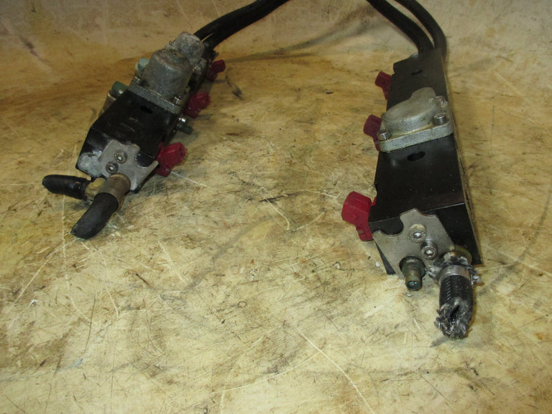 Mercury 200hp optimax 3.0L outboard fuel rail and injector set (858258A1)