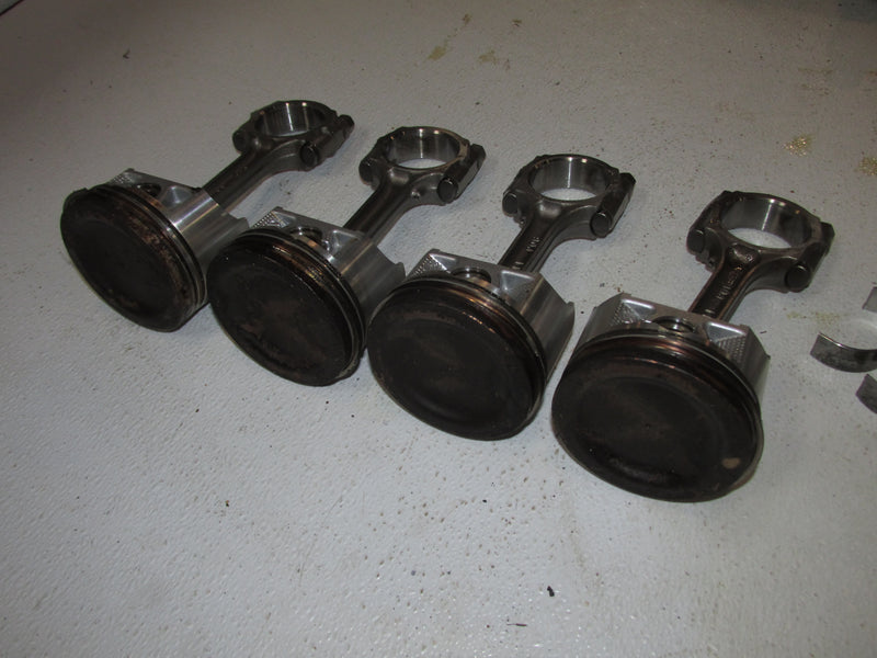 Suzuki DF115 115hp Outboard Piston and Rod Set of 4 (12111-90J01)