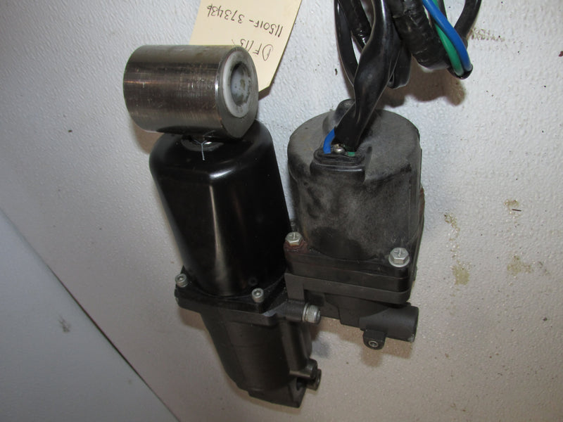 Suzuki DF115 115hp Outboard Tilt Trim Unit
