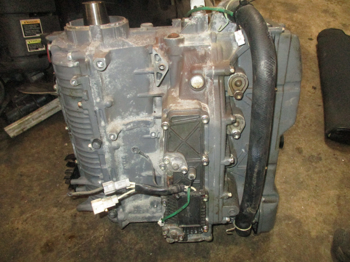 Johnson Suzuki 115hp 4 stroke outboard crankcase powerhead