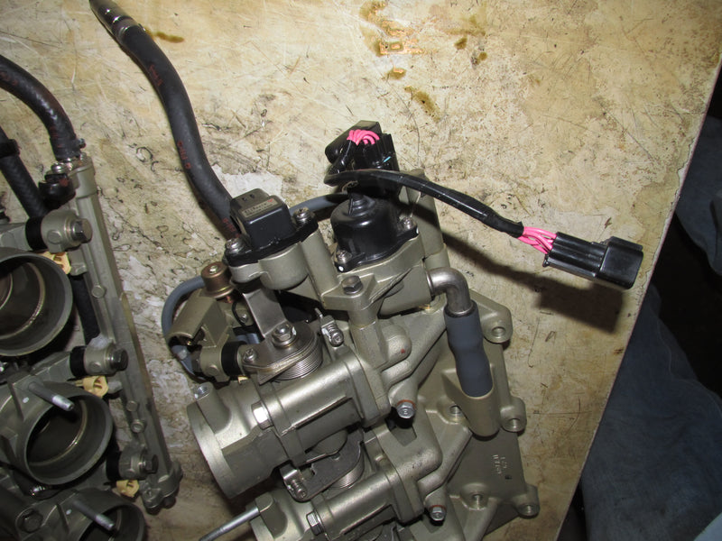Yamaha 225hp 4 Stroke Outboard Intake Manifold w/Control Unit/Fuel Rail Injector
