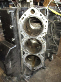 Load image into Gallery viewer, Johnson 175hp 60 degree ocean pro outboard crankcase block
