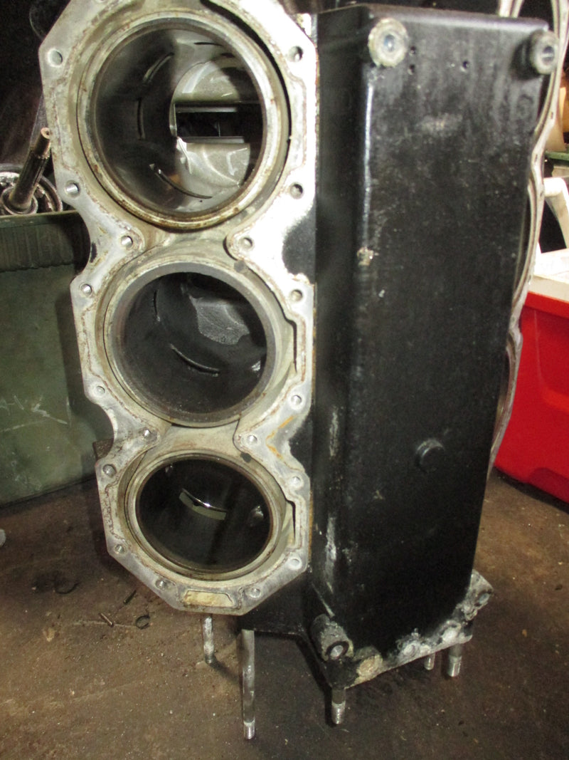 Mercury Mariner 225hp 2 Stroke outboard Crankcase Block