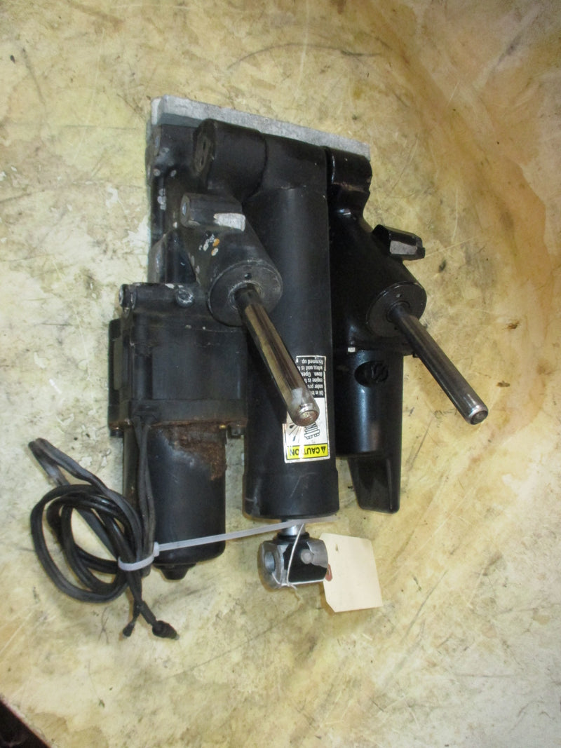 Mercury Mariner 225hp 2 Stroke outboard Tilt Trim Unit