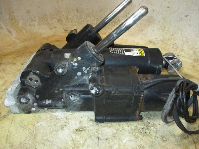 Mercury Mariner 225hp 2 Stroke outboard Tilt Trim Unit