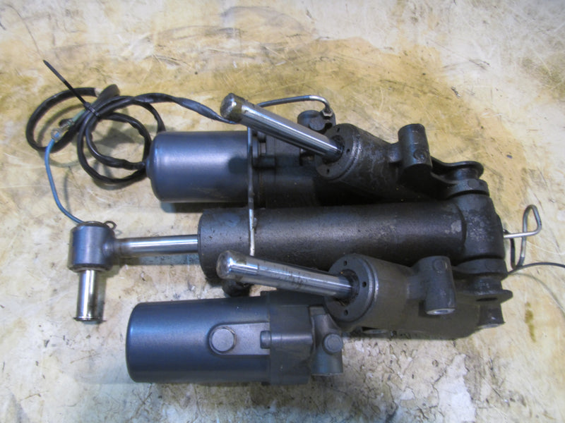Yamaha 300hp 4.2L 4 Stroke Outboard Tilt Trim Unit (69J-06)