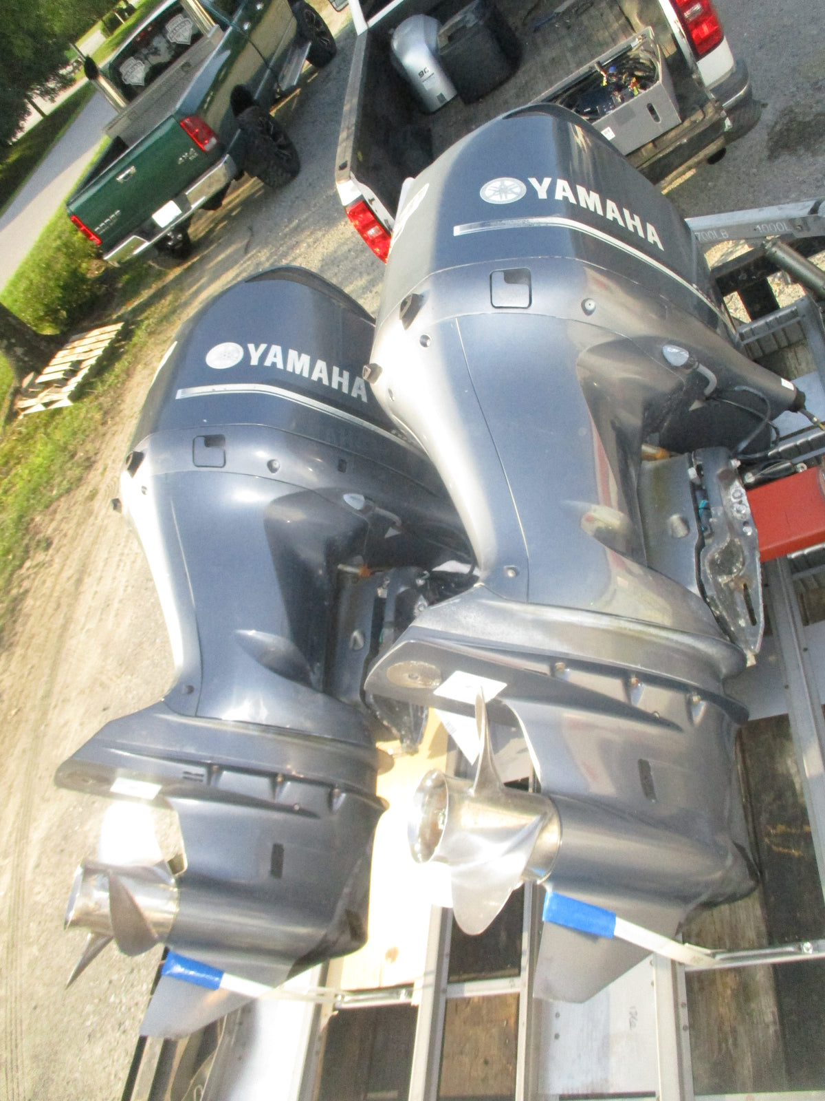 2010 Yamaha 350 hp 4 stroke outboard Pair w/ Propellors and Rigging