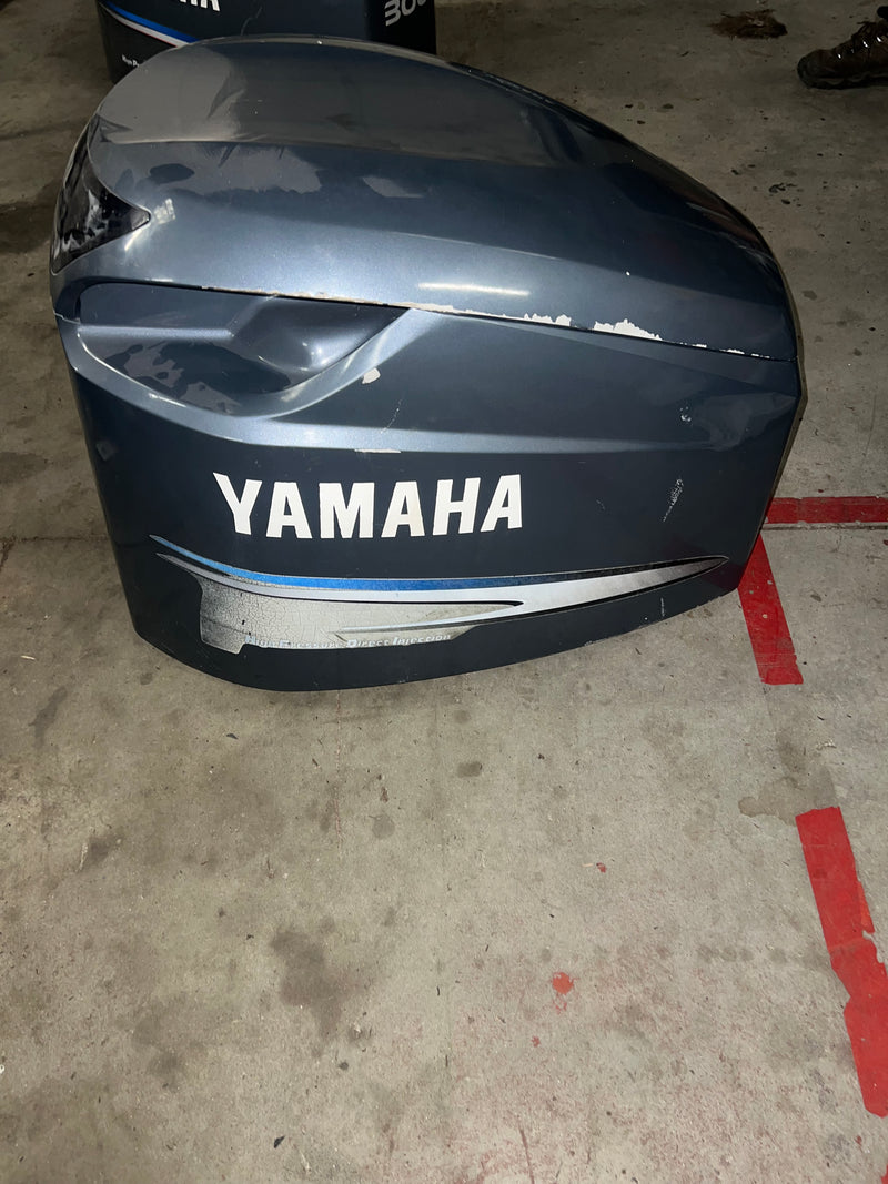 Yamaha 300hp HPDI outboard top cowling