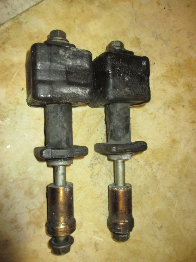 Honda BF150hp 4 stroke outboard lower mount and bolts (50155-ZW5-000)
