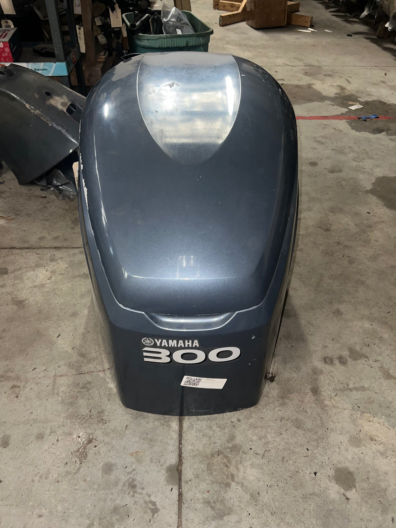 Yamaha 300hp HPDI outboard top cowling