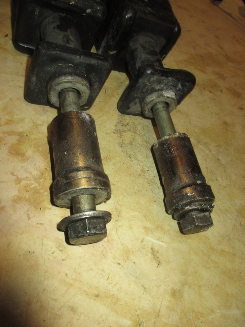 Honda BF150hp 4 stroke outboard lower mount and bolts (50155-ZW5-000)