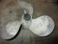 Load image into Gallery viewer, Johnson Evinrude aluminum propeller (10 3/8 x 13 1/4) CRACKED HUB
