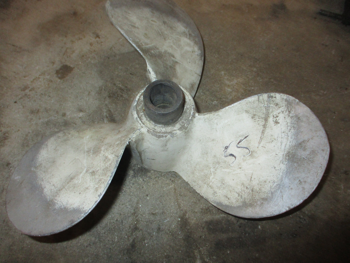 Johnson Evinrude aluminum propeller (10 3/8 x 13 1/4) CRACKED HUB